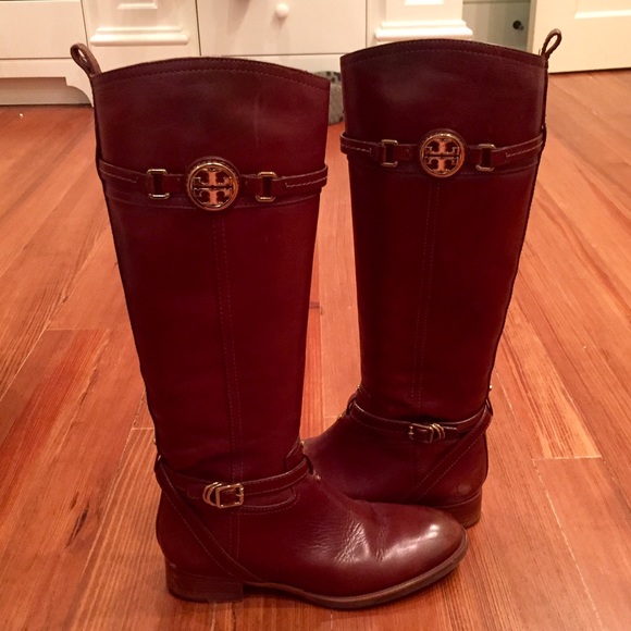 More pics of Tory Burch Calistas!