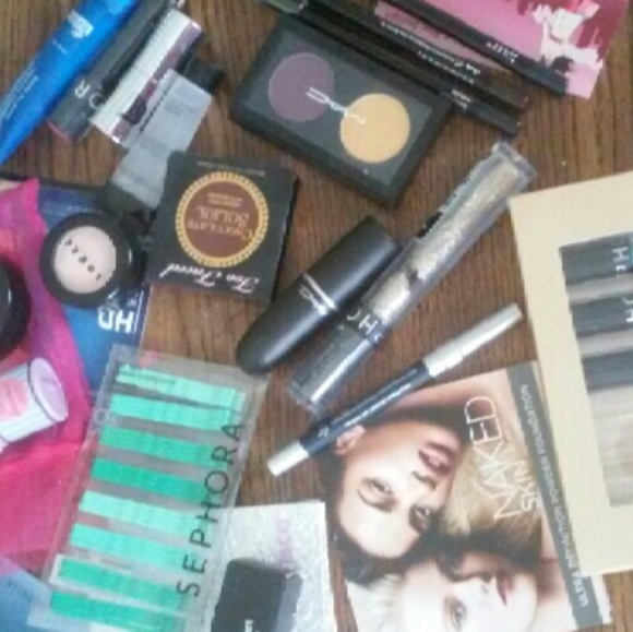 Sephora Other - Sephora and Julep Cosmetic Lot - 6 eyeliners Sephora Other - Sephora and Julep Cosmetic Lot - 6 eyeliners