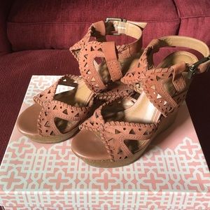 Wedge shoes