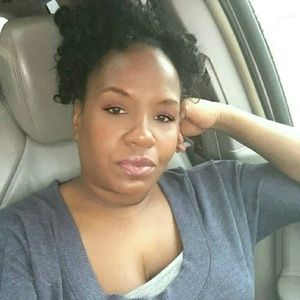 Meet your Posher, Felisha