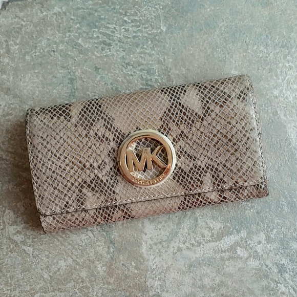 Michael Kors Handbags - Michael Kors Wallet