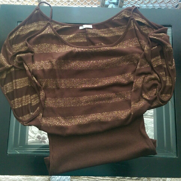 Great off the shoulder top.