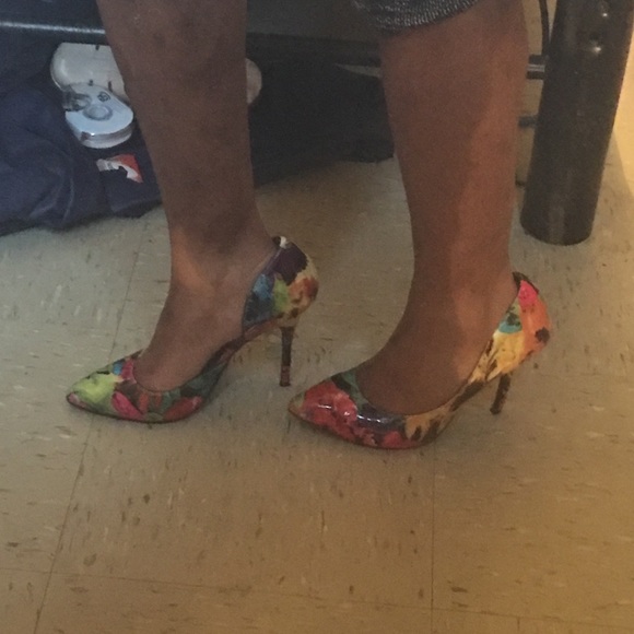 Shoes ! - Picture 3 of 4