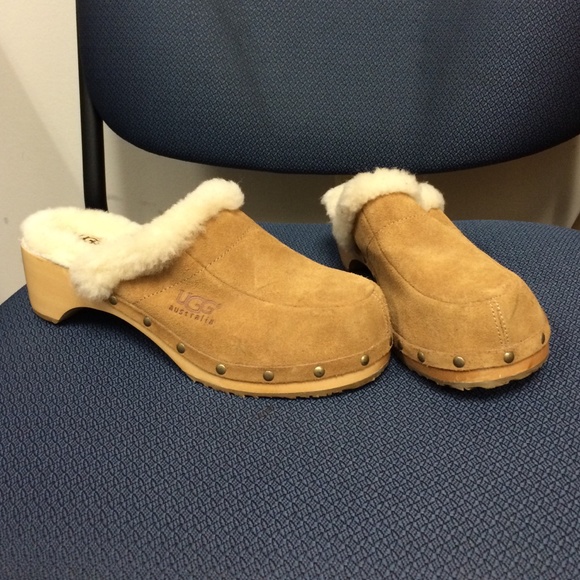 Ugg clogs