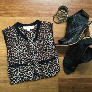 Leopard sleeveless top