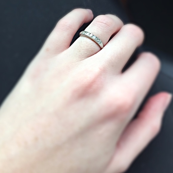 7 diamond wedding band