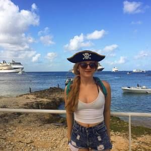 Meet your Posher, Cici