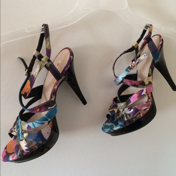 Multi color💕 HEELS so cute w/solid dress MACYS - Picture 3 of 3