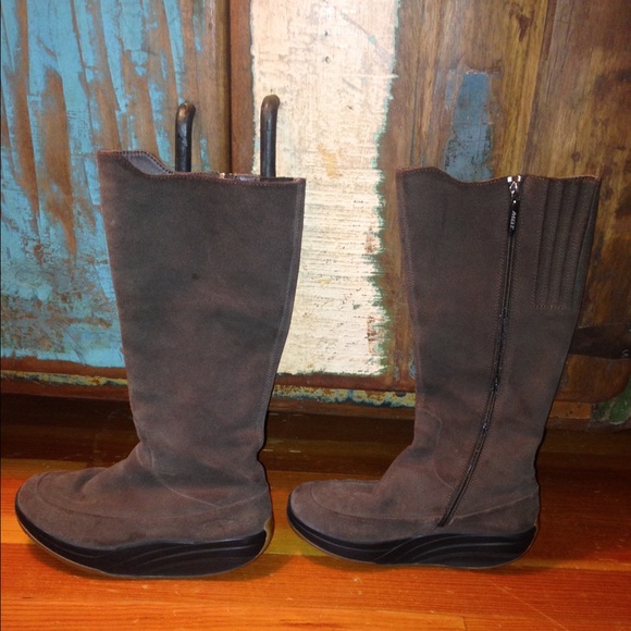 MBT TAMBO Tall Rocker Bottom boot