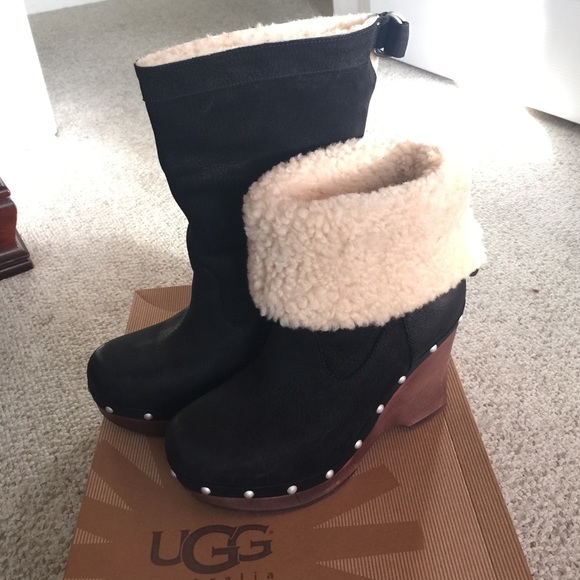 UGG W carnagie black boots