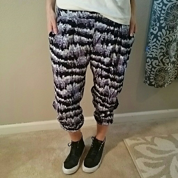 Forever 21 Pants - Comfy, cool joggers!