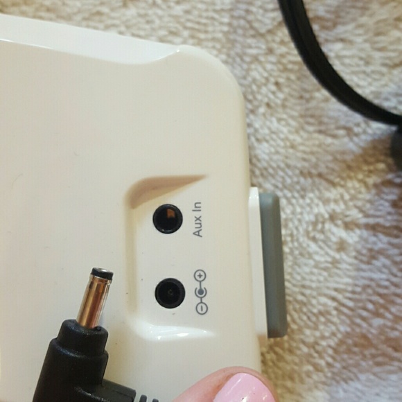 IPOD DOCKING STATION - Picture 4 of 4