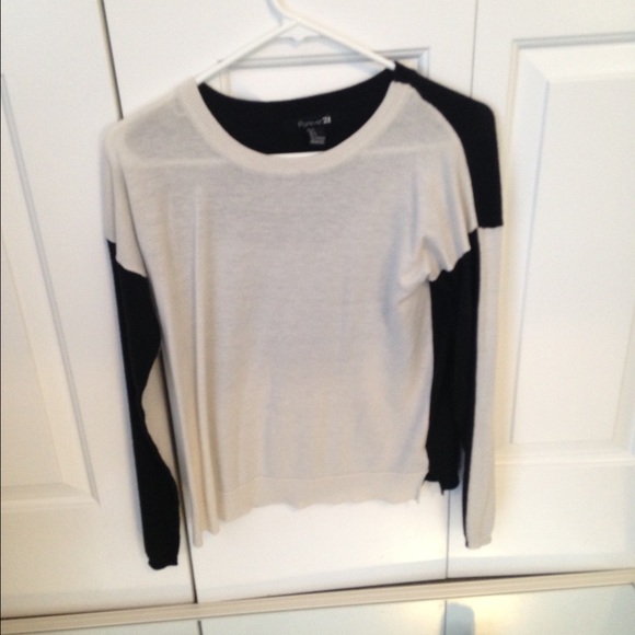 sweater - Picture 1 of 2