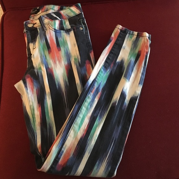 Cool colored Bebe skinny jeans