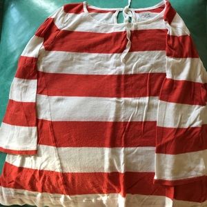 Light weight sweater