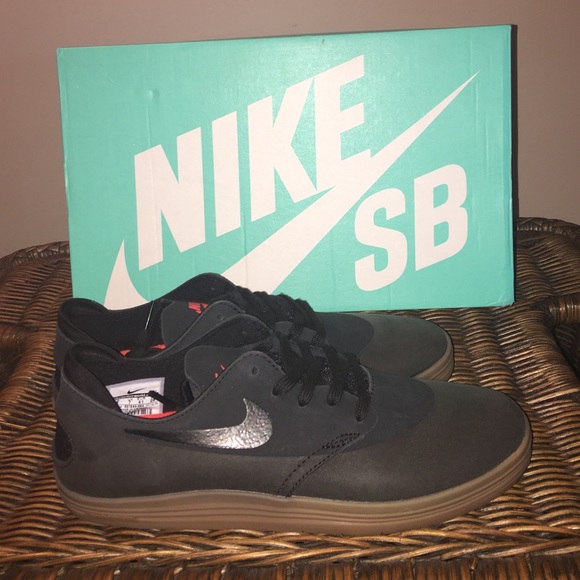 Nike Shoes - Nike Lunar Oneshot