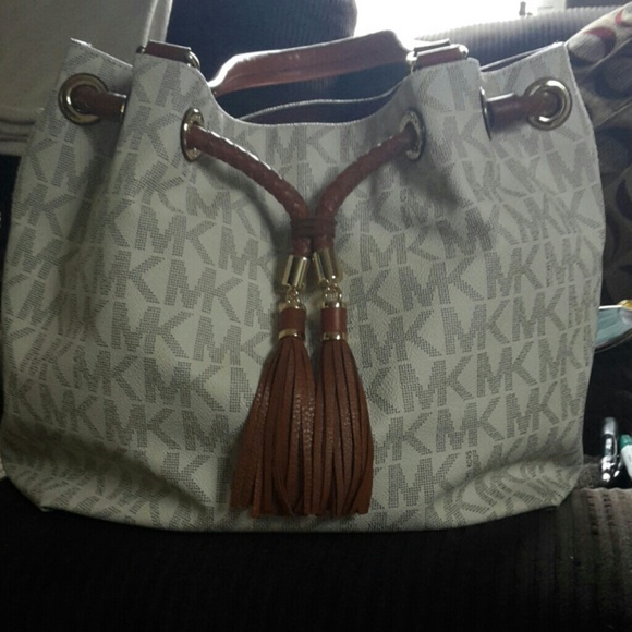 Mk  Vanilla Signature PVC Gathered Jet Set Tote