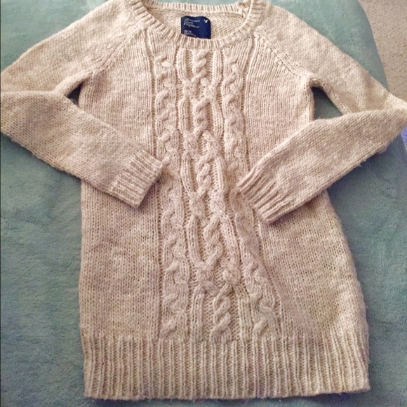 Cream American Eagle cable net sweater