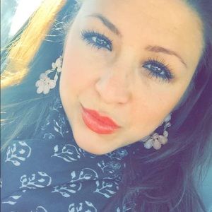 Meet your Posher, Kayley