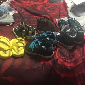 Toddler shoes size 5t