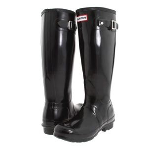 black knee high Hunter rain boots