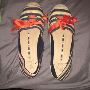 New Directions multicolored flats