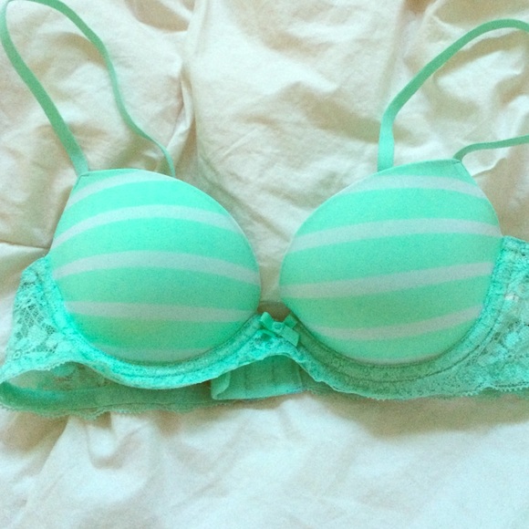Gilly hicks lightly lined Demi bra