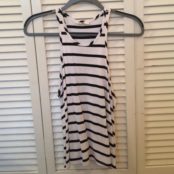 Stripped tank top (black and white)