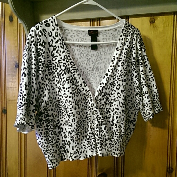 Short cardigan