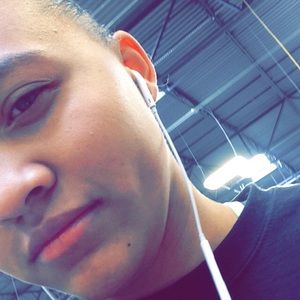 Meet your Posher, Arielle