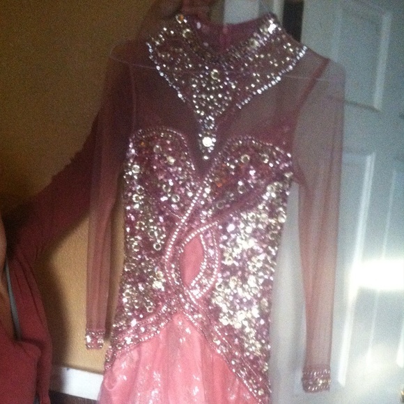 🌸 Mauve Pink Mermaid Ball Gown! 🌸 - Picture 2 of 4