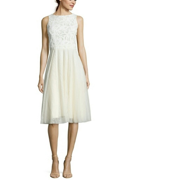 ♥️ HP♥️ Alexia Admor Laser-cut fit and flare dress