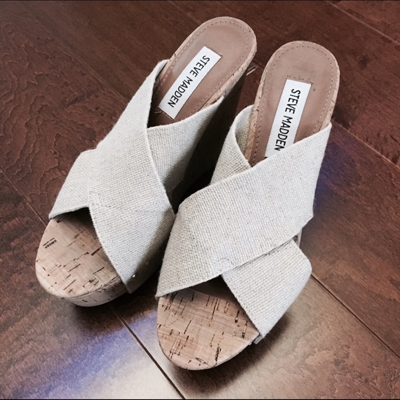 Steve Madden Nude Canvas & wood wedge