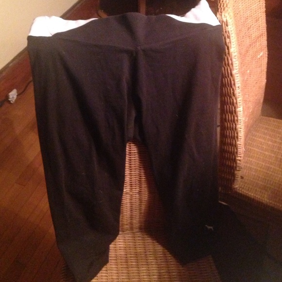 PINK cropped yoga pants