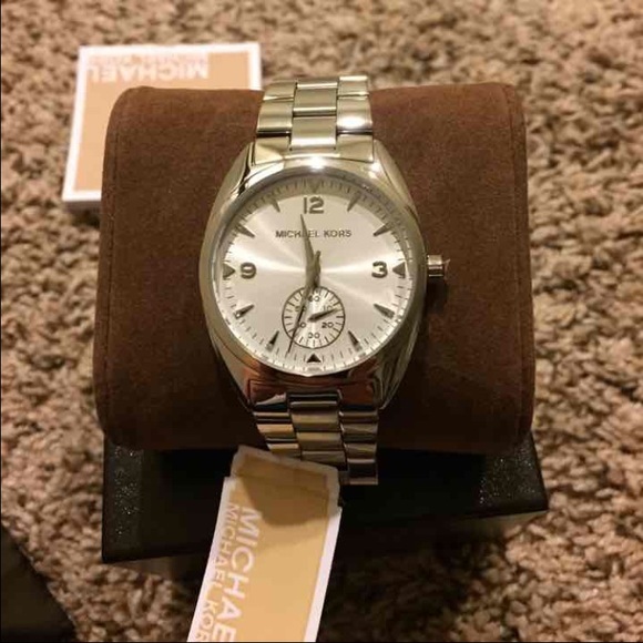 🌹Price reduced🌹Michael Kors silver stainless - Picture 2 of 4