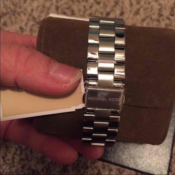 🌹Price reduced🌹Michael Kors silver stainless - Picture 3 of 4