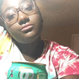 Meet your Posher, Alexis