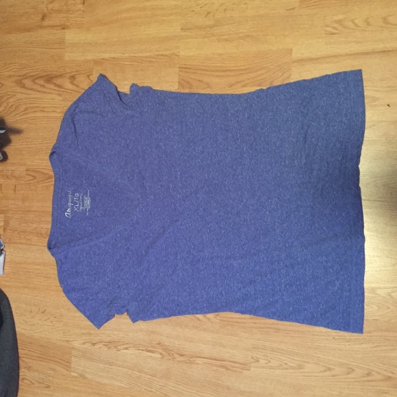 Assorted tees - Picture 2 of 4