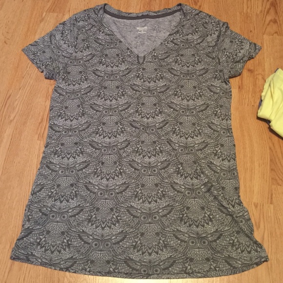 Assorted tees - Picture 4 of 4