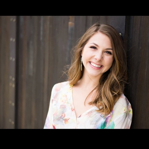 Meet your Posher, Julia