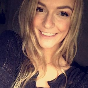 Meet your Posher, Courtney