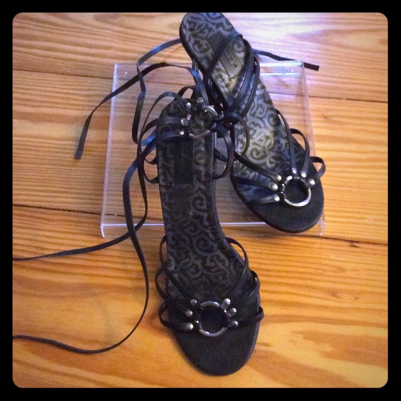 👄 Black Sandals