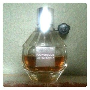 Flowerbomb perfume