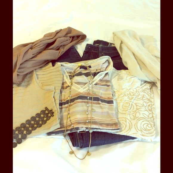 SOLD - GAP gold foil T shirt - Picture 1 of 2