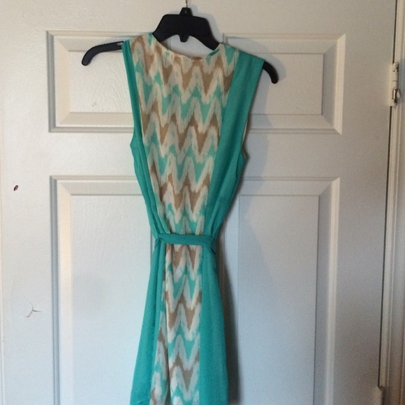 Charming Charlie Seafoam Green/Tan Chevron Dress - Picture 3 of 4