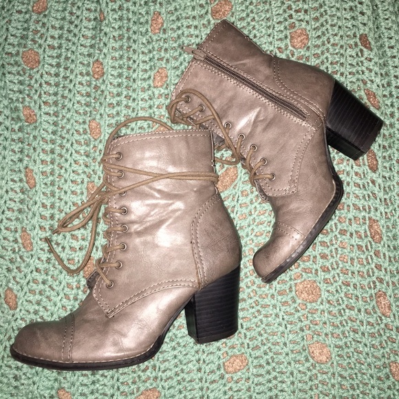 ✨CLOSET PRICE DROP✨Heeled combat boots