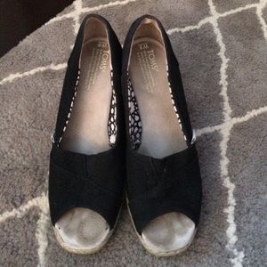 TOMS wedges- black