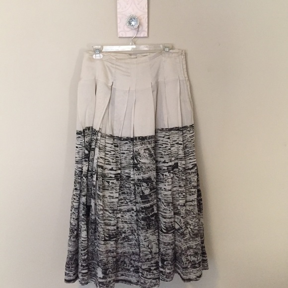 Body by Victoria Skirt