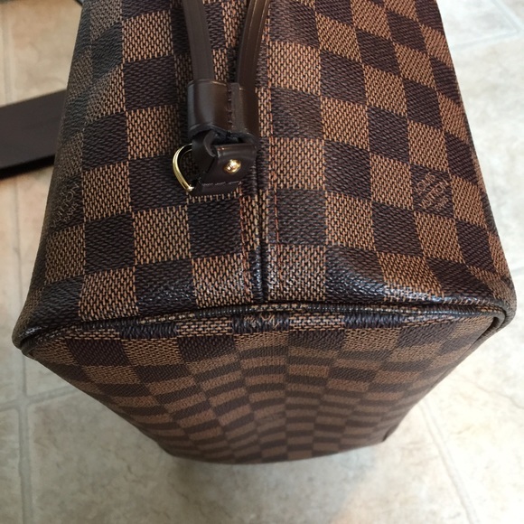 Brand New Louis Vuitton Neverfull MM in Damier E - Picture 4 of 4