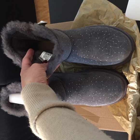 UGG constellation mini Bailey button boots Sz 10 - Picture 2 of 4